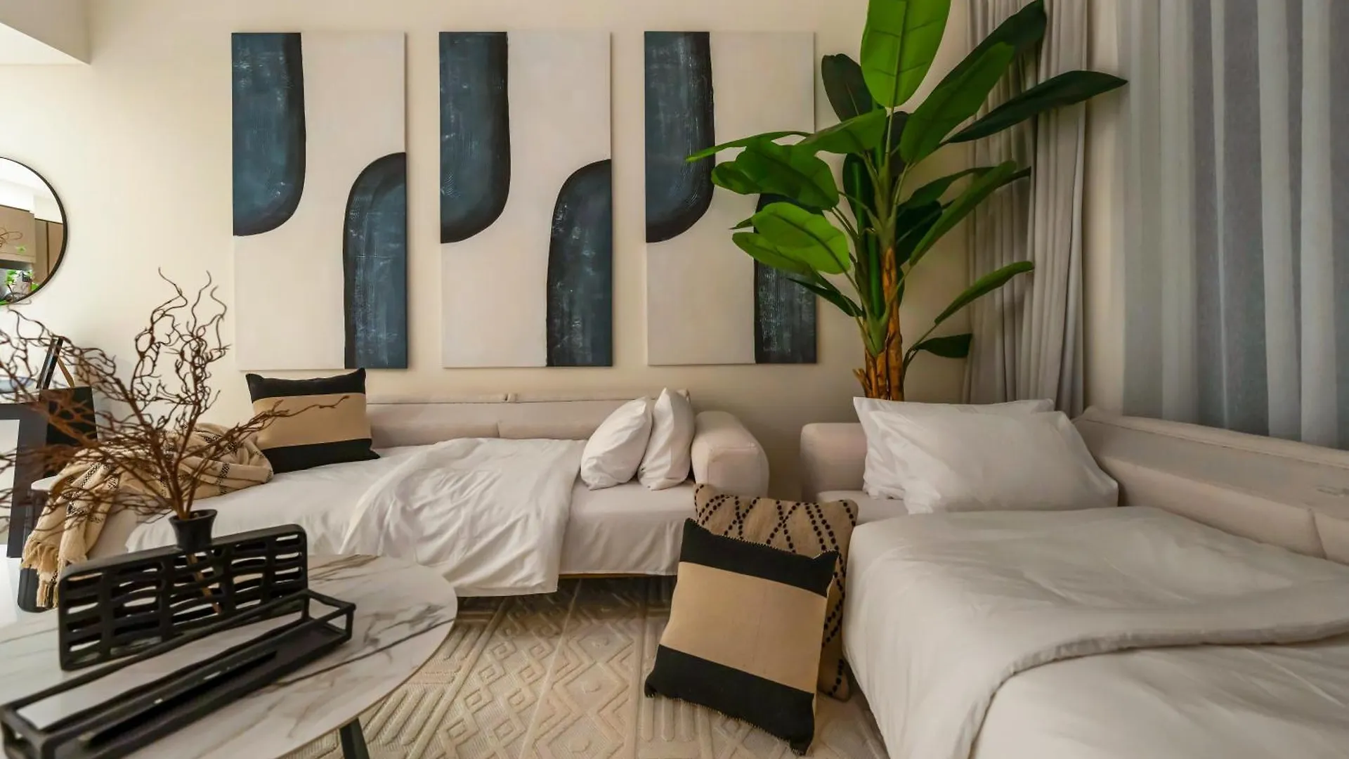 Utra Lux Large 1 Bedroom With Sunset Views And Private Beach Dubai