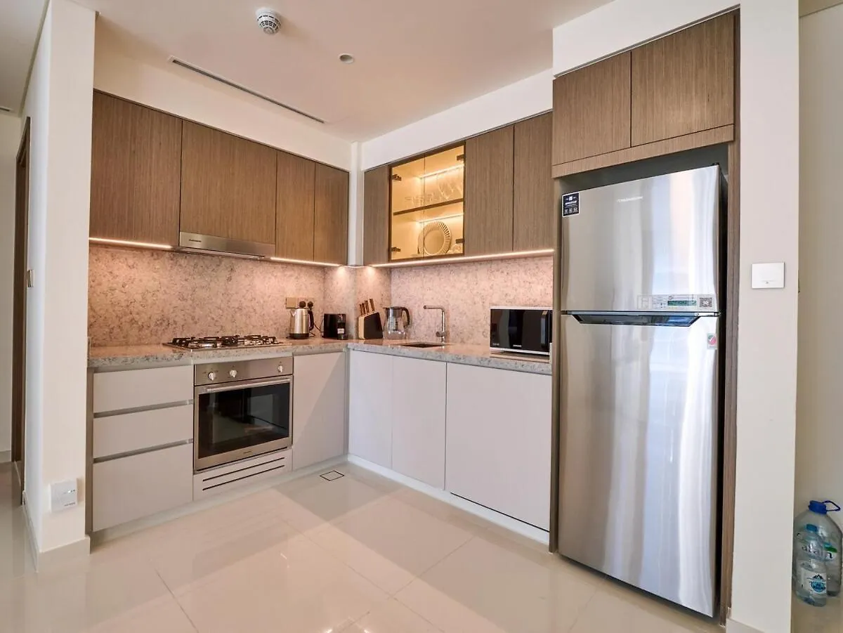 Utra Lux Large 1 Bedroom With Sunset Views And Private Beach 0*, Dubai