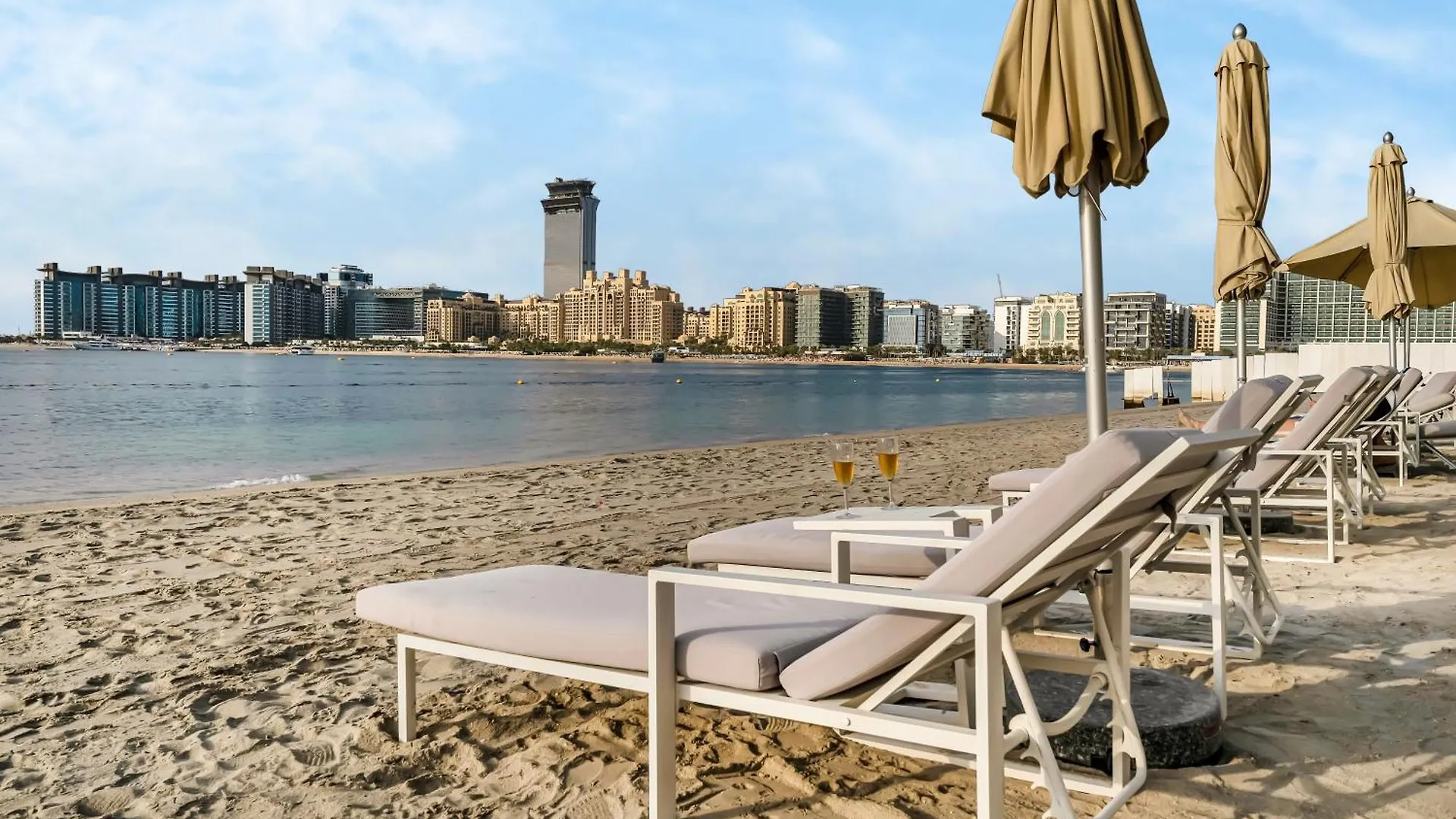 Utra Lux Large 1 Bedroom With Sunset Views And Private Beach Dubai