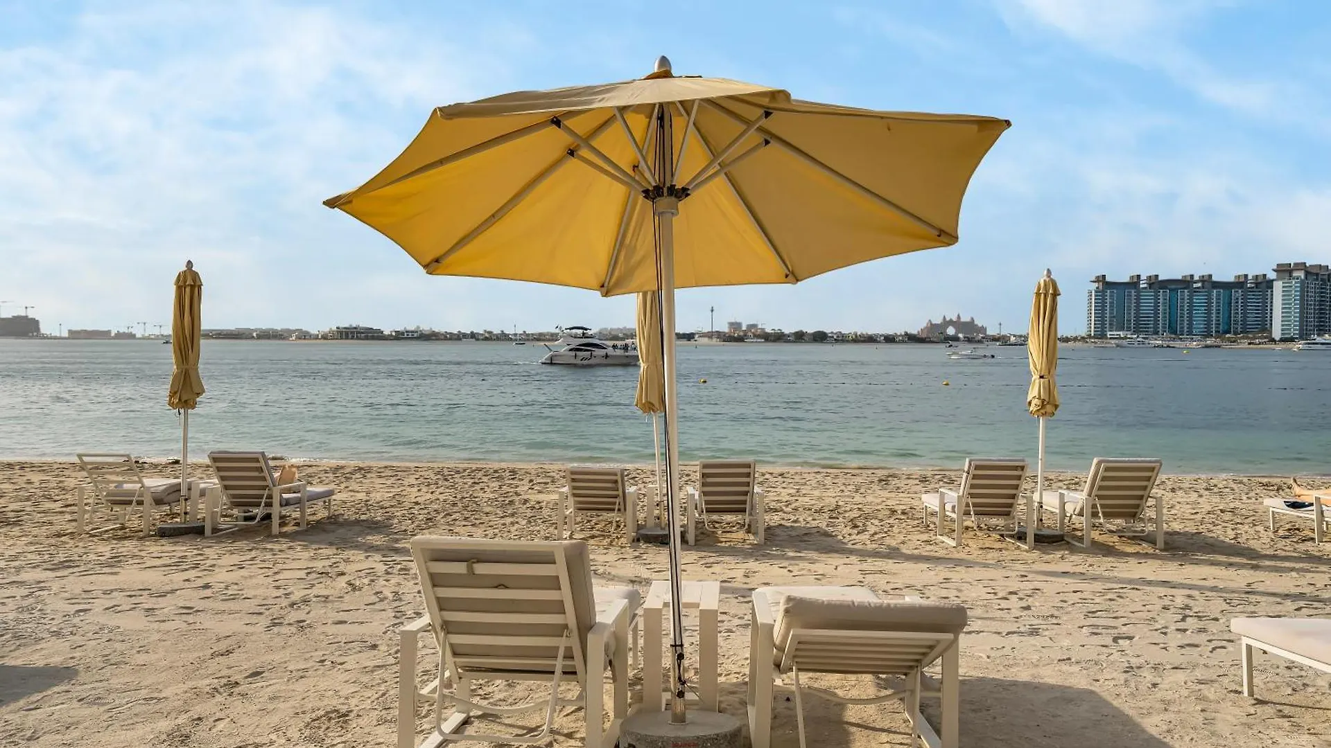 Apartment Utra Lux Large 1 Bedroom With Sunset Views And Private Beach