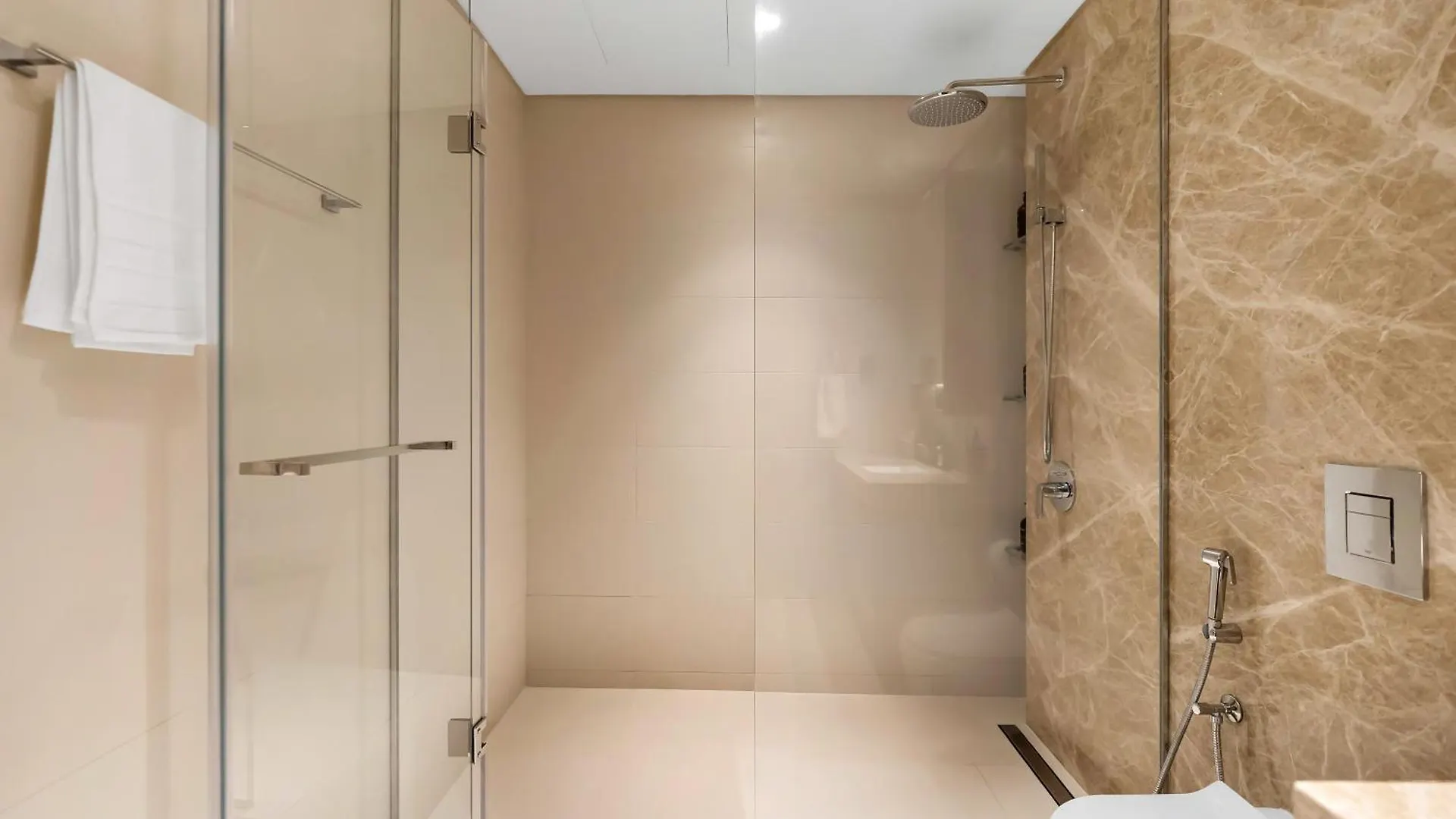 Utra Lux Large 1 Bedroom With Sunset Views And Private Beach