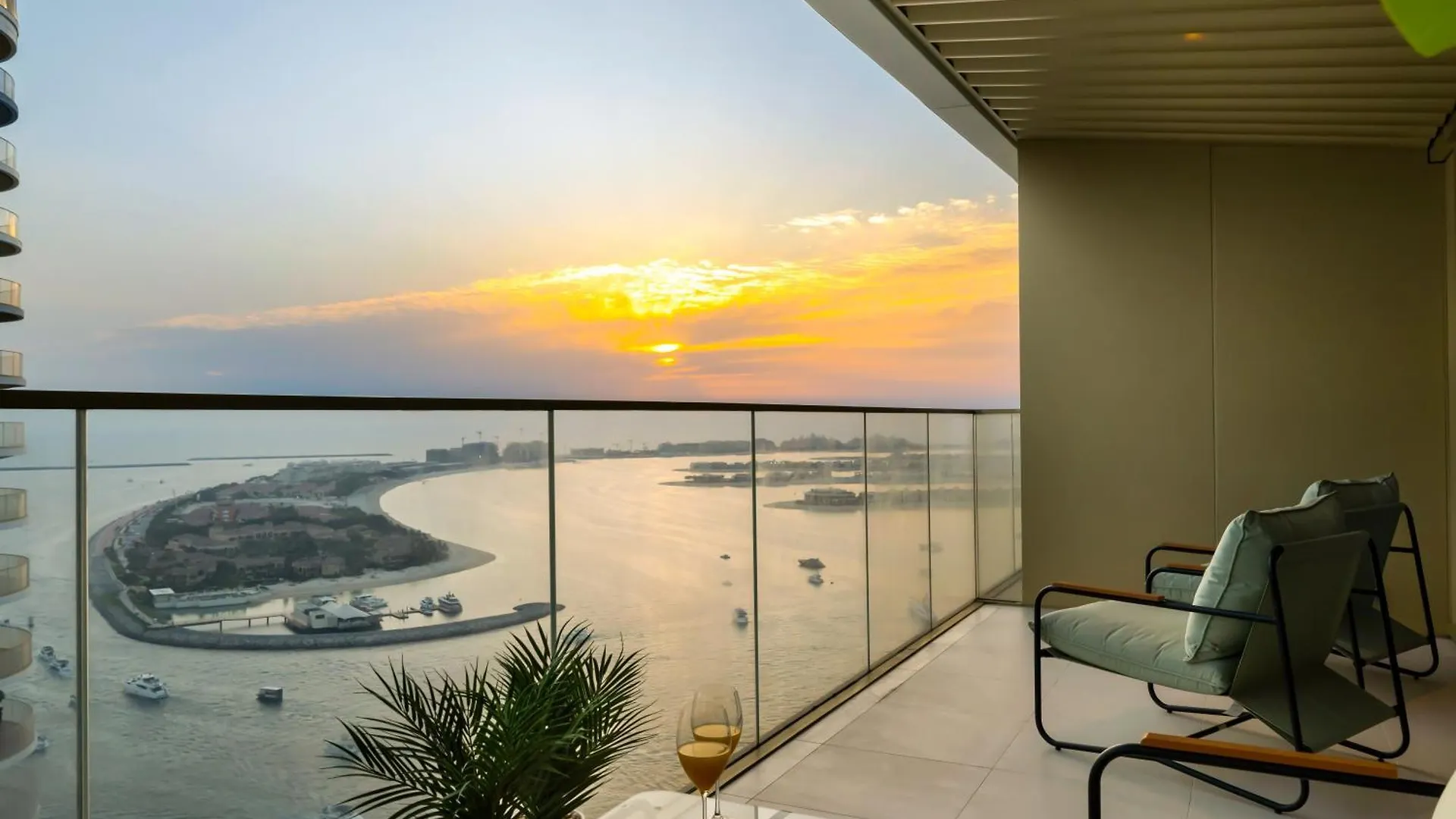 Utra Lux Large 1 Bedroom With Sunset Views And Private Beach